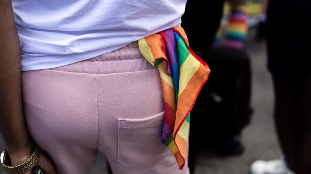 Ρωσία: Το κοινοβούλιο ψήφισε νόμο που απαγορεύει «προπαγάνδα υπέρ των ΛΟΑΤΚΙ» και μεταξύ ενηλίκων – Ελαχιστοποιούνται τα δικαιώματα των ομοφυλόφιλων ατόμων.