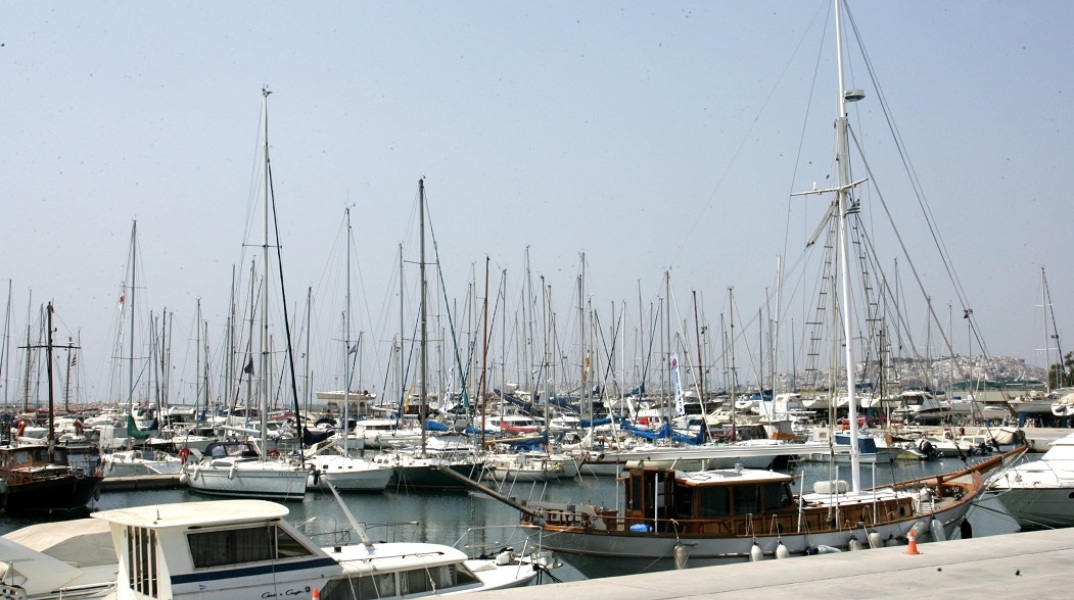 Έγκλημα για ασήμαντη αφορμή στην Καλλιθέα - 76χρονος δέχτηκε γροθιά από πρώην αθλητή πολεμικών τεχνών και υπέστη ισχαιμικό επεισόδιο, με αποτέλεσμα να ξεψυχήσει.