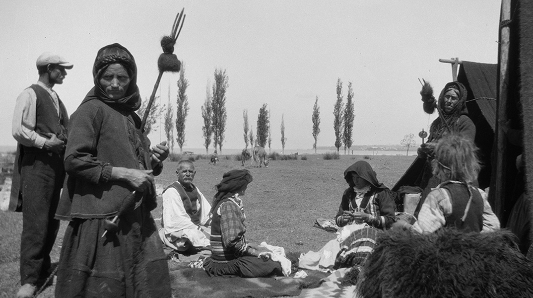 «Η αδρή ουσία των πραγμάτων» με τον φακό της Έλλης Παπαδημητρίου στο Μουσείο Μπενάκη