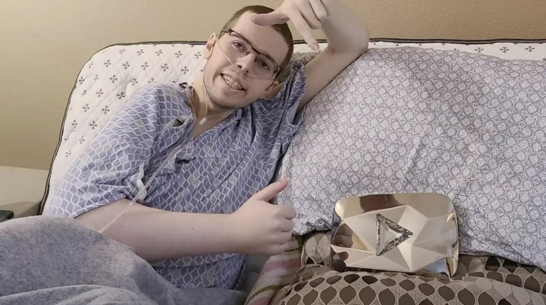 Technoblade Never Dies: Το YouTube τιμά με ένα βίντεο - αφιέρωμα τη μνήμη του YouTuber Technoblade, που έφυγε από τη ζωή σε ηλικία 23 ετών στις 30 Ιουνίου. 