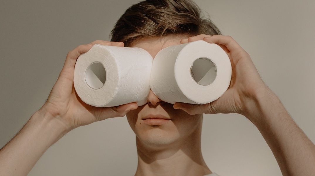 Η δημόσια αισθητική, τα αισθητικά πρότυπα της εποχής και οι πρακτικές των ολοκληρωτικών καθεστώτων.