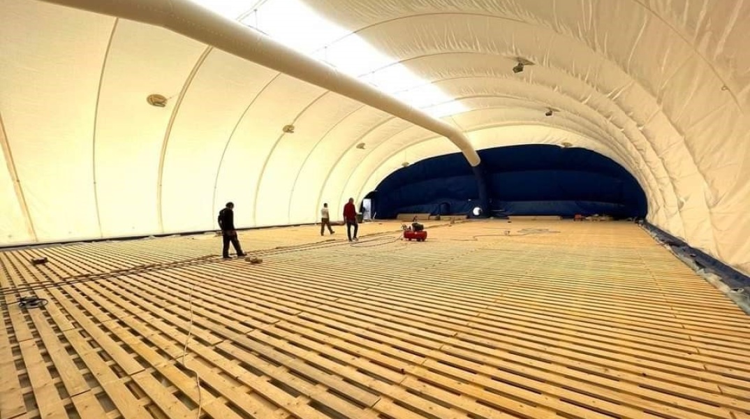 Το νέο κλειστό γήπεδο μπάσκετ της Γλυφάδας θα παραδοθεί στους κατοίκους της πόλης μέχρι τα Χριστούγεννα - Εικόνες από τις υπερσύγχρονες εγκαταστάσεις.