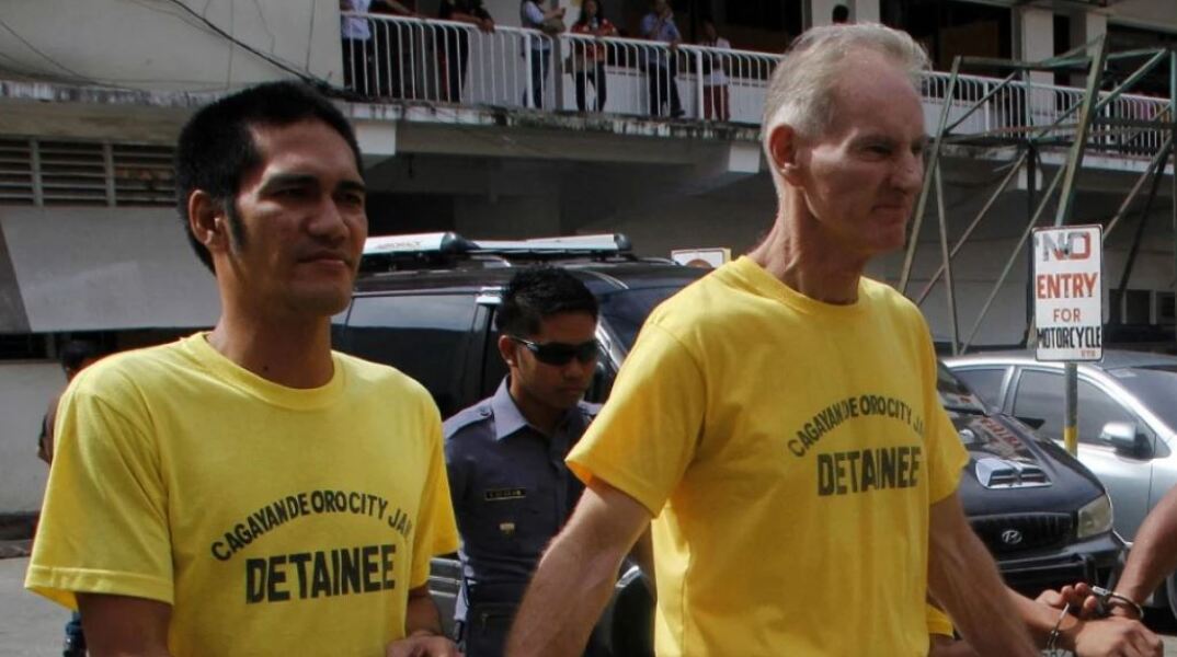 aystralos-paidofilos