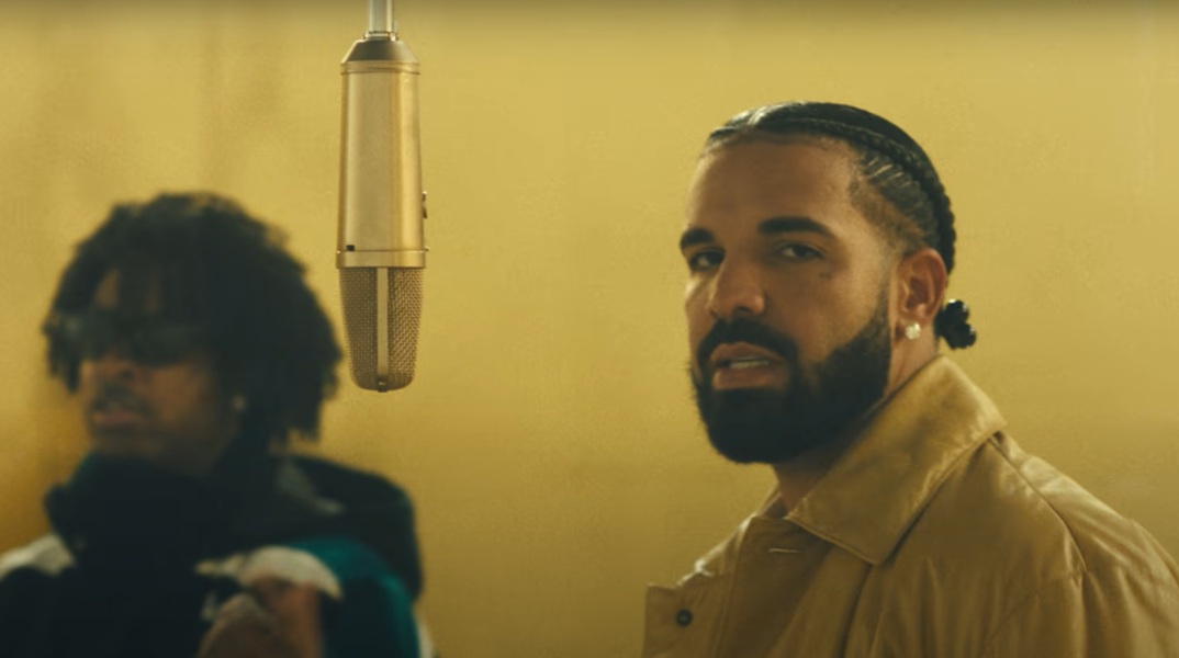 «Πόλεμος» ανάμεσα στη ραπ και τον εκδοτικό χώρο - Η Vogue ζητά αποζημίωση 4.000.000 δολαρίων από τους Drake και 21 Savage για πλαστό εξώφυλλο.