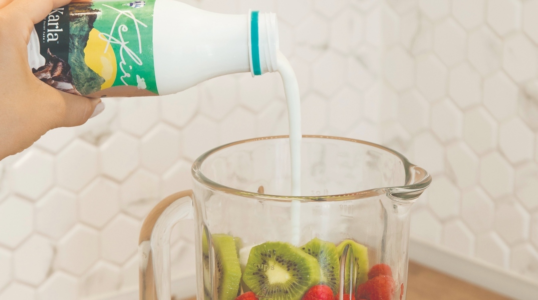 γάλα και φρούτα