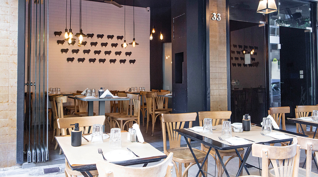 Tο Μαύρο Πρόβατο του Press Café