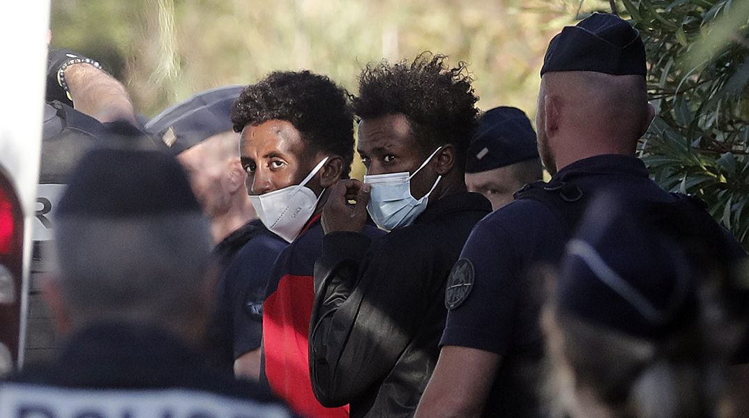 Μετανάστες από το πλοίο Ocean Viking