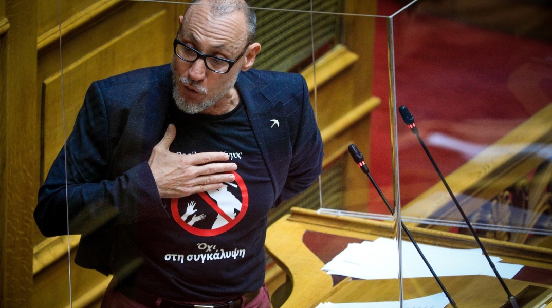 Κλέων Γρηγοριάδης: Την άρση της ασυλίας του βουλευτή του ΜέΡΑ25 αποφάσισε κατά πλειοψηφία η Ολομέλεια - Γιάνης Βαρουφάκης: «Μαύρη μέρα για τον κοινοβουλευτισμό».