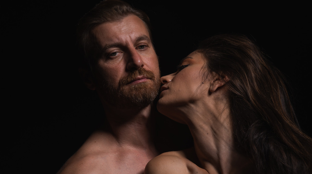 «Οινόπνευμα» στο Foyer του θεάτρου Τζένη Καρέζη 