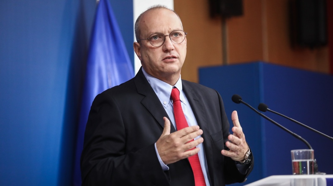 Ο κυβερνητικός εκπρόσωπος, Γιάννης Οικονόμου