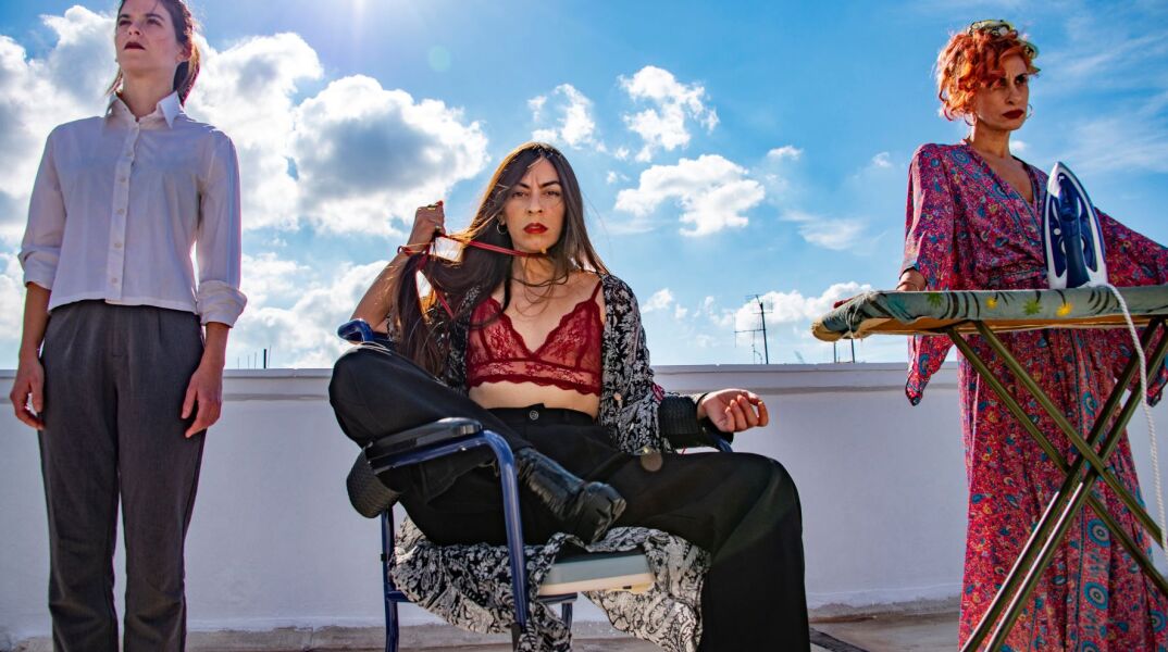 «Όλο σπίτι, κρεβάτι και εκκλησία» στο θέατρο Δρόμος