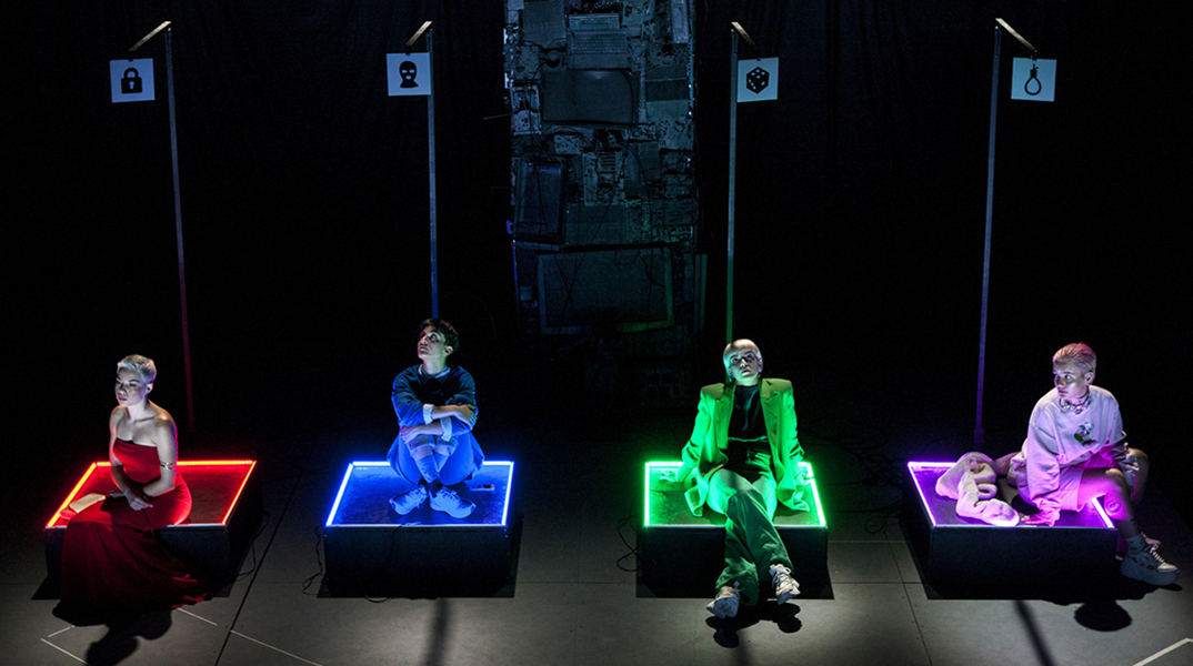 Από την παράσταση «Δεν είναι παιχνίδι» από την Θεατρική Ομάδα Ανδρομέδα