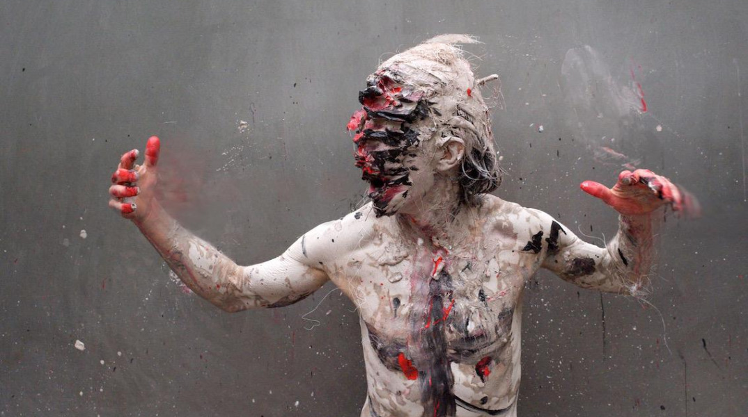 «Transfiguration» του Οlivier de Sagazan στο Σύγχρονο Θέατρο