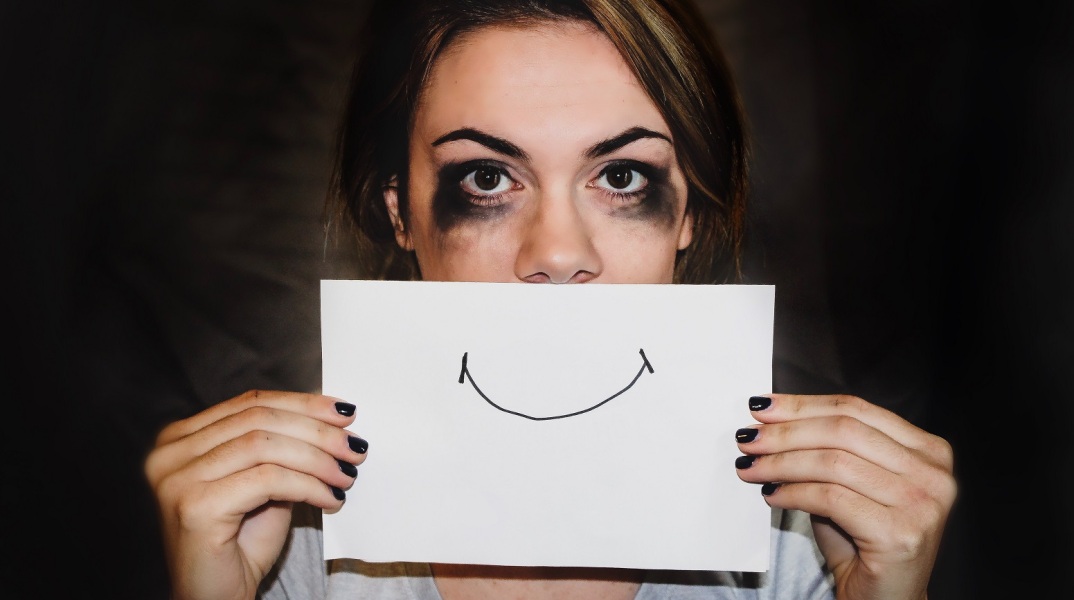 Διεθνής Ημέρα για την Εξάλειψη της Βίας κατά των Γυναικών: Το μαρτύριο που υπέστη στα χέρια του συζύγου της περιέγραψε μητέρα τεσσάρων παιδιών.