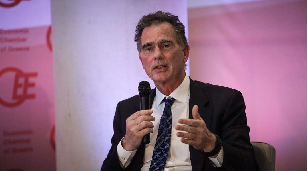 «Παράδειγμα έξυπνης οικονομικής πολιτικής» χαρακτηρίζει σε άρθρο του ο Νίκος Παπανδρέου το Καλάθι του νοικοκυριού - H ανάλυση με αγοραστικούς όρους.