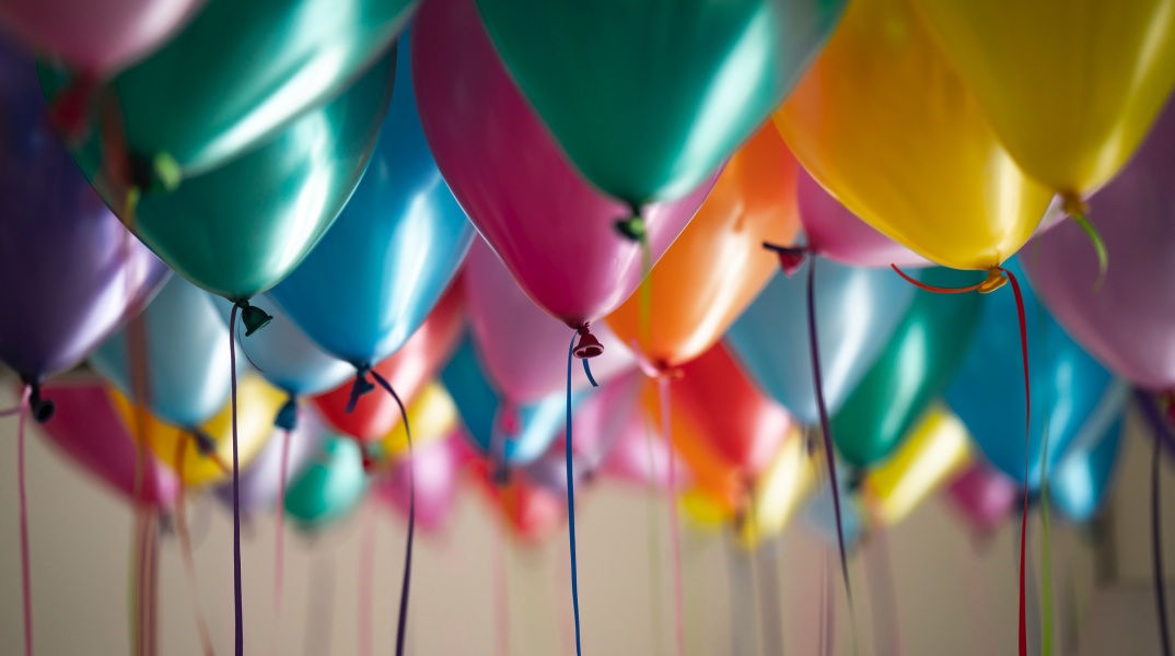 Ποιοι γιορτάζουν σήμερα 28 Νοεμβρίου; Το εορτολόγιο της Athens Voice σου τους θυμίζει. Μην ξεχάσεις να τους δώσεις τις καλύτερες ευχές σου!