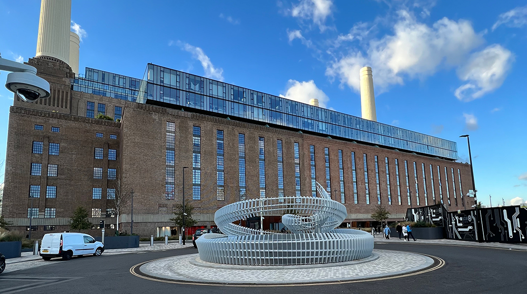 Μετά από 40 χρόνια λειτουργεί και πάλι το εμβληματικό Battersea Power Station στην νότια όχθη του Τάμεση