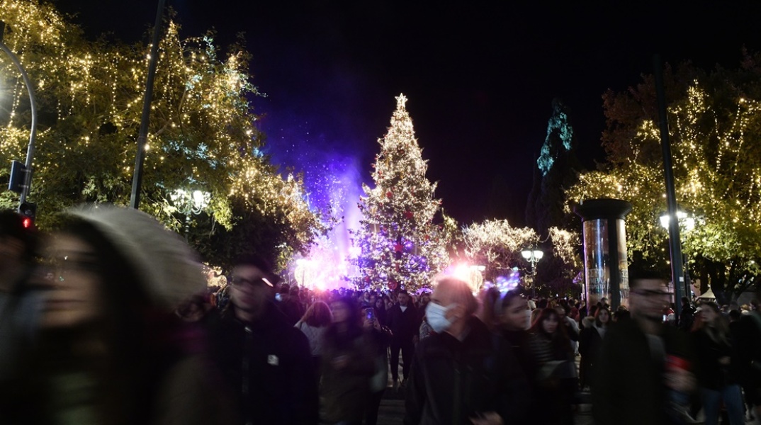 Χριστουγεννιάτικο δέντρο στο Σύνταγμα
