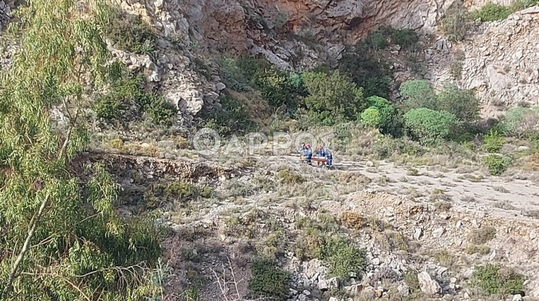 Πυροσβέστες σε νταμάρι στην Καλαμάτα