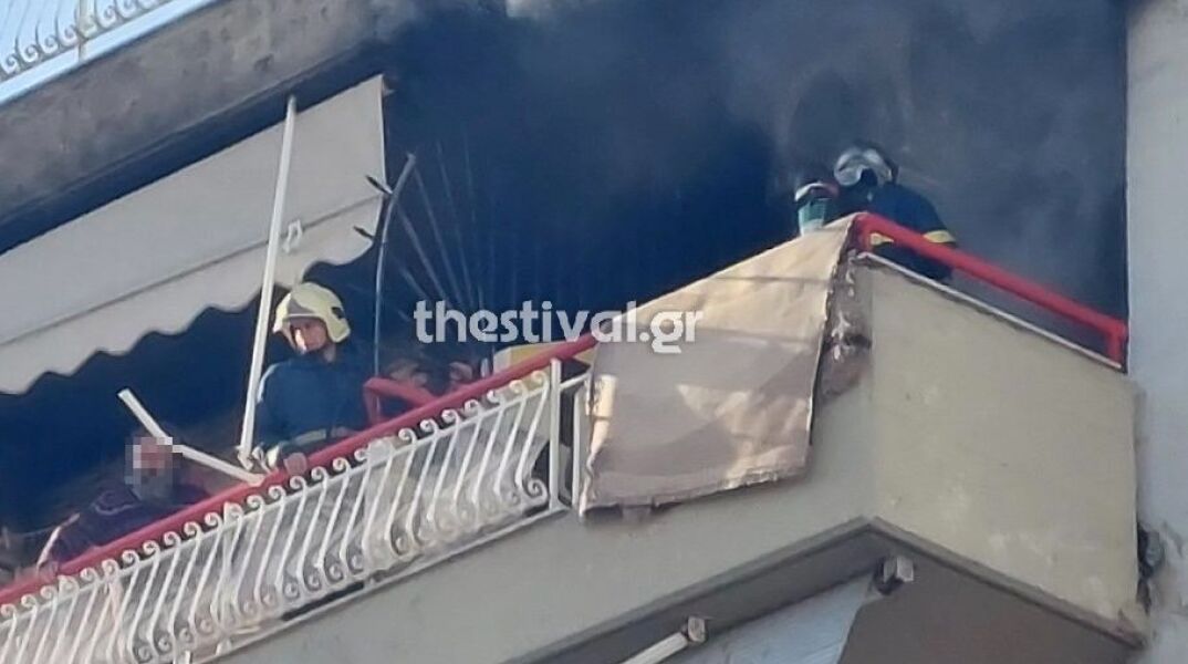 fotiaxarilaou_censored