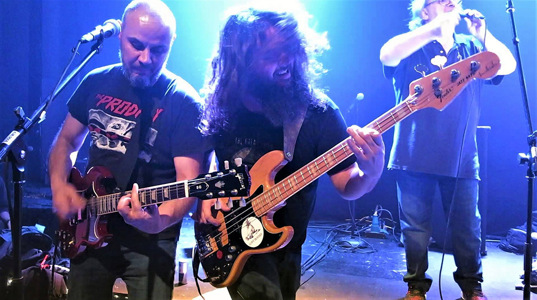 Lost Bodies στο Ίλιον Plus