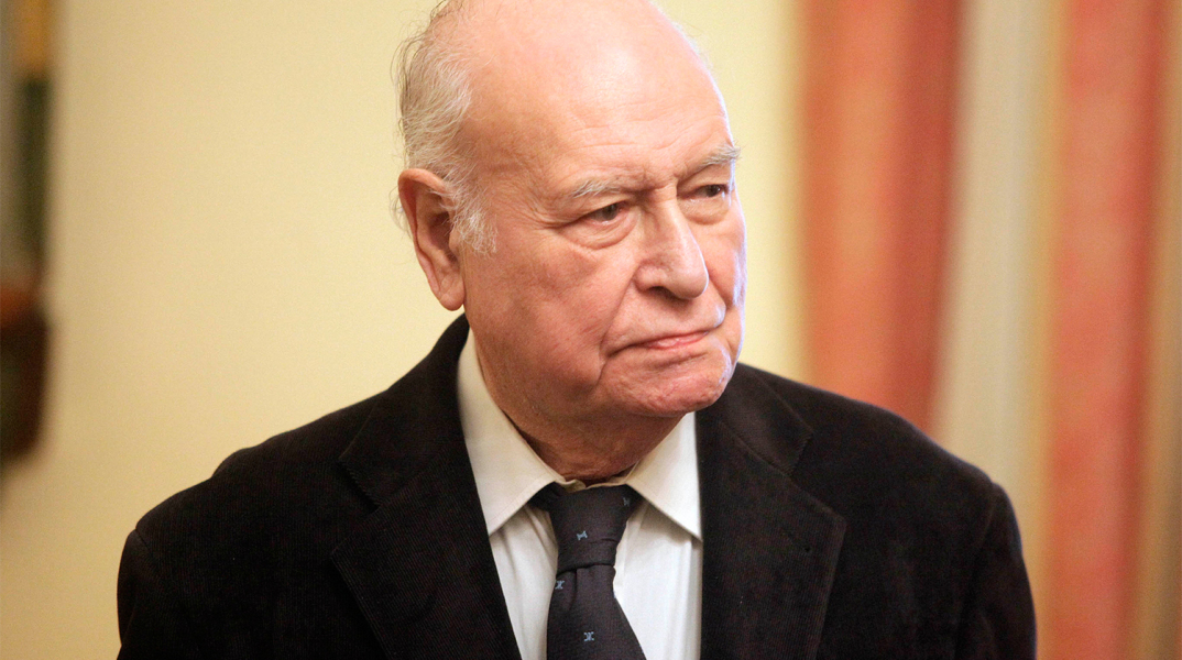 ΑΠΟΝΟΜΗ ΤΟΥ ΧΡΥΣΟΥ ΣΤΑΥΡΟΥ ΣΤΟΥΣ Γ. ΔΙΑΚΟΓΙΑΝΝΗ ΚΑΙ Χ. ΠΑΣΑΛΑΡΗ ΑΠΟ ΤΟΝ ΠΡΟΕΔΡΟ ΤΗΣ ΔΗΜΟΚΡΑΤΙAΣ