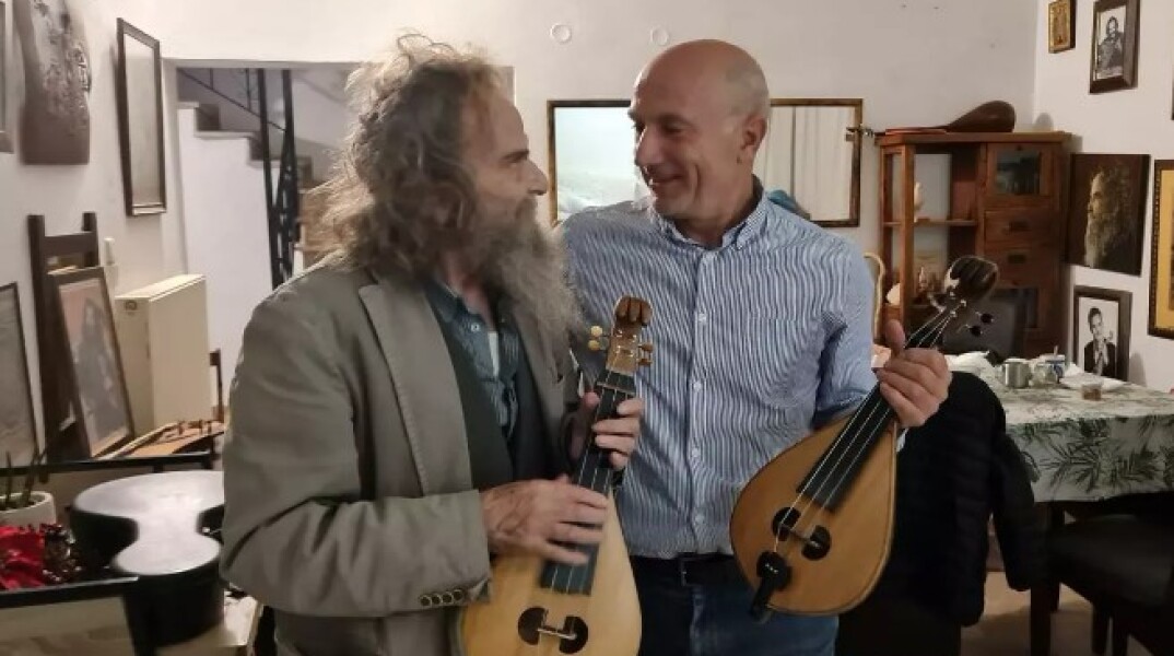 Ο Ψαραντώνης με τον Νίκο Χανιωτάκη και τις λύρες ανά χείρας