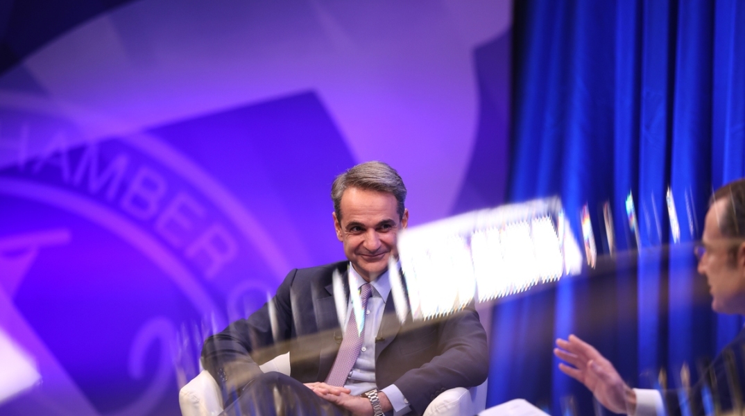 Ο Κυριάκος Μητσοτάκης παραχώρησε συνέντευξη σε αφιέρωμα για τη λογοτεχνία - Ποιους συγγραφείς προτιμά, ποια η σχέση του με το φυσικό και ηλεκτρονικό βιβλίο.