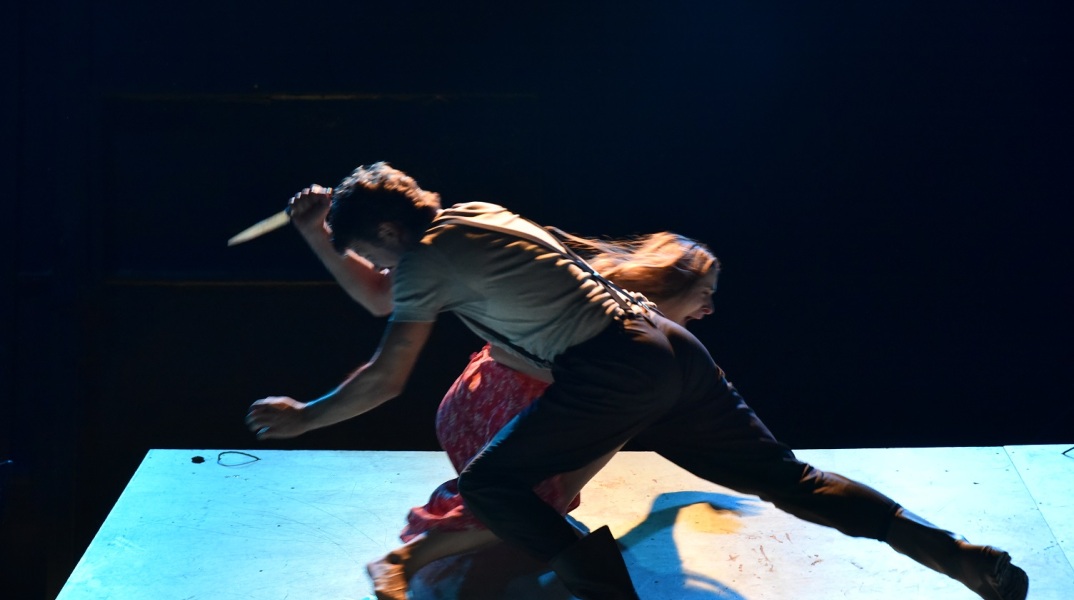 Η θεατρική παράσταση «Βόυτσεκ» του Γκέοργκ Μπύχνερ, σε διασκευή και σκηνοθεσία του Σταύρου Σ. Τσακίρη, στο Θέατρο «Πόλις».