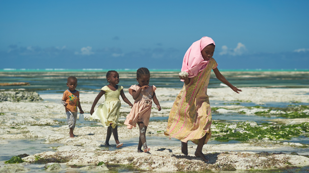 Η ιδέα του συμψηφισμού του χρέους με τις κλιματικές υποχρεώσεις και η ηθική ευθύνη της Δύσης απέναντι στον Τρίτο Κόσμο.