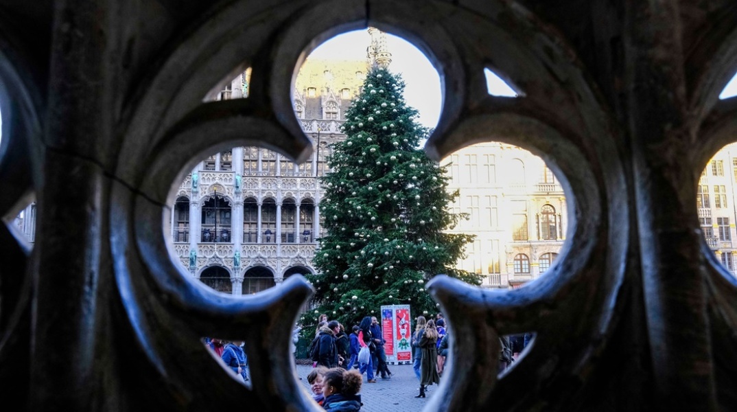 Χριστουγεννιάτικο δέντρο σε πλατεία στις Βρυξέλλες