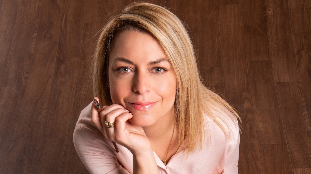 Συνέντευξη με τη συγγραφέα Φραντζέσκα Μάνγγελ για το νέο της μυθιστόρημα «Οι Καθαροί» που κυκλοφορεί από τις εκδόσεις Μίνωας