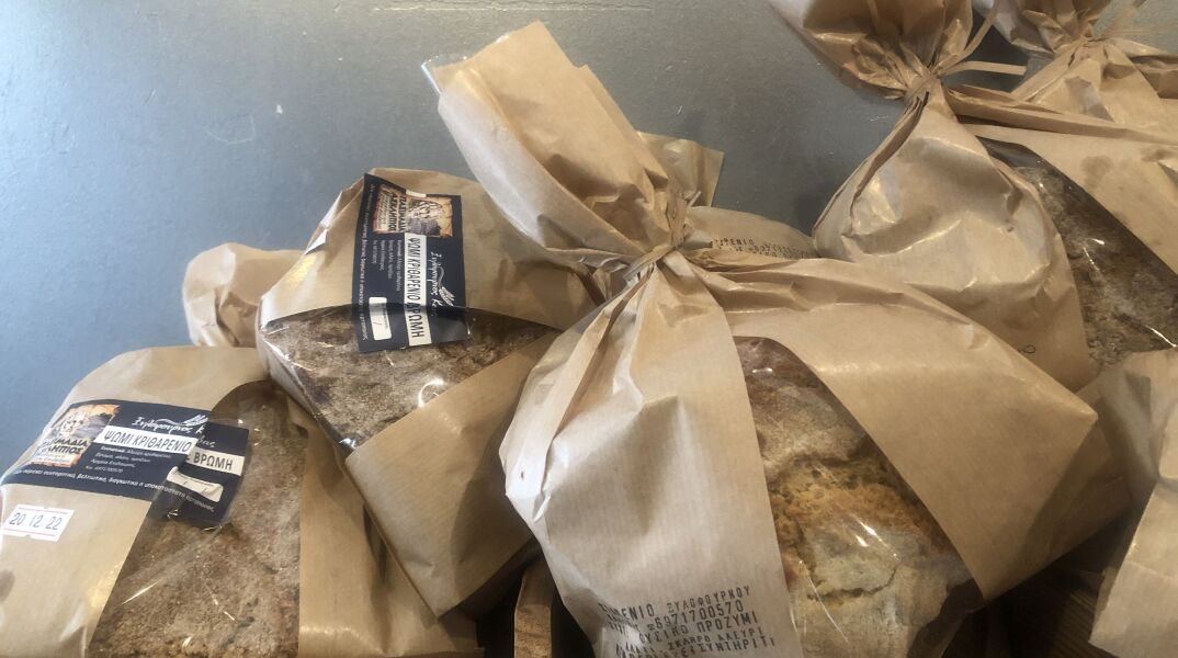 Ψωμί του Ξυλόφουρνου Καλύβα