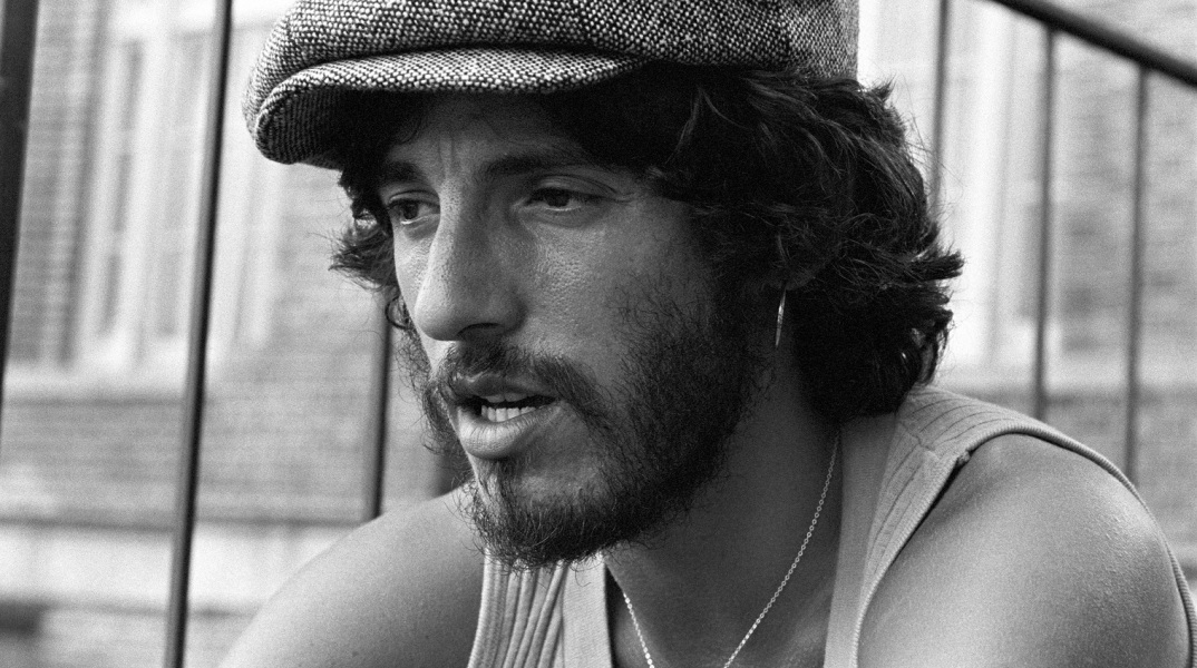 Bruce Springsteen: Η ιστορία του πρώτου του άλμπουμ «Greetings from Asbury Park, NJ» που κυκλοφόρησε τον Ιανουάριο του 1973.