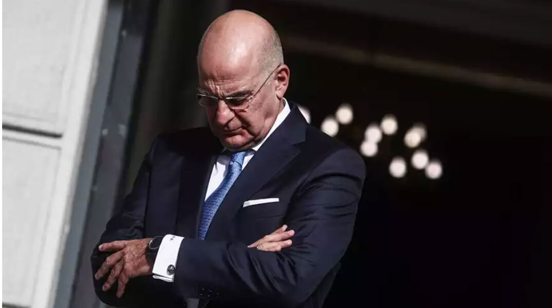 Περιπέτεια στον αέρα για τον Νίκο Δένδια στην πτήση προς το Άγιο Όρος