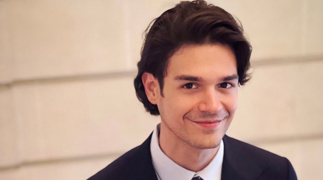 Ιωάννη Χουντής: Συνέντευξη με τον ιστορικό και συγγραφέα με αφορμή την έκδοση του βιβλίου του «Ο ρομαντισμός στην εξουσία» (εκδ. Αρμός) 