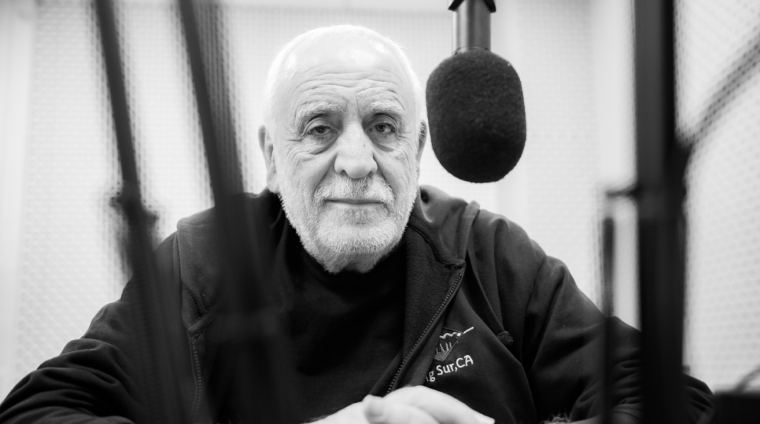 Συνέντευξη: Ο Γιάννης Πετρίδης μιλάει για τη μουσική και τη ζωή του, το ραδιόφωνο και τη δισκογραφία.