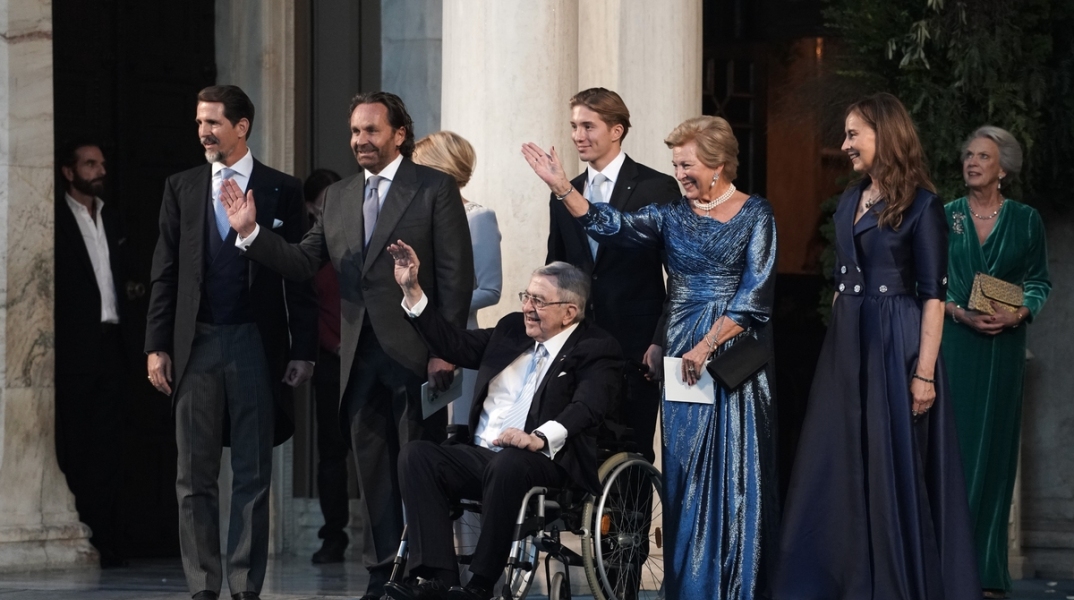 Η ανακοίνωση της οικογένειας του τέως βασιλιά Κωνσταντίνου για τον θάνατό του - Ποια τα νεότερα για την εξόδιο ακολουθία και την ταφή του.