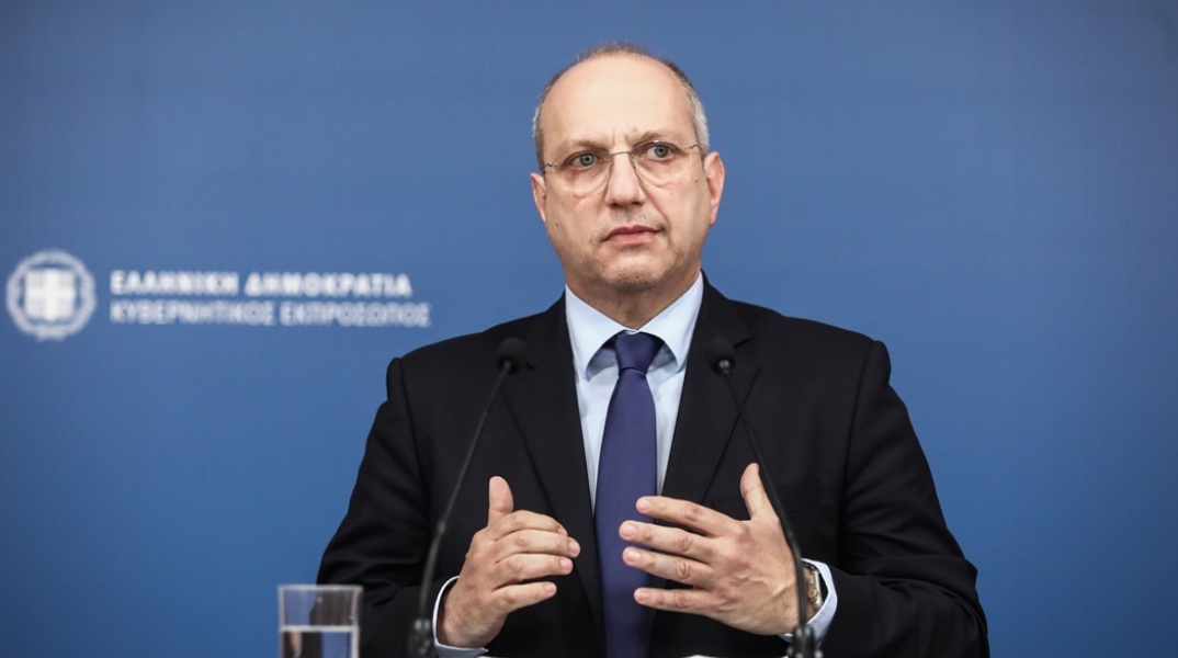 Ο κυβερνητικός εκπρόσωπος, Γιάννης Οικονόμου