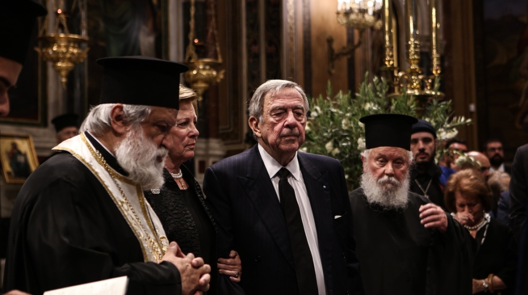 Τέως βασιλιάς Κωνσταντίνος: Βουλευτές, υπουργοί και τα μέλη βασιλικών οικογενειών που θα παραβρεθούν στην κηδεία - Η δήλωση του πρωθυπουργού.