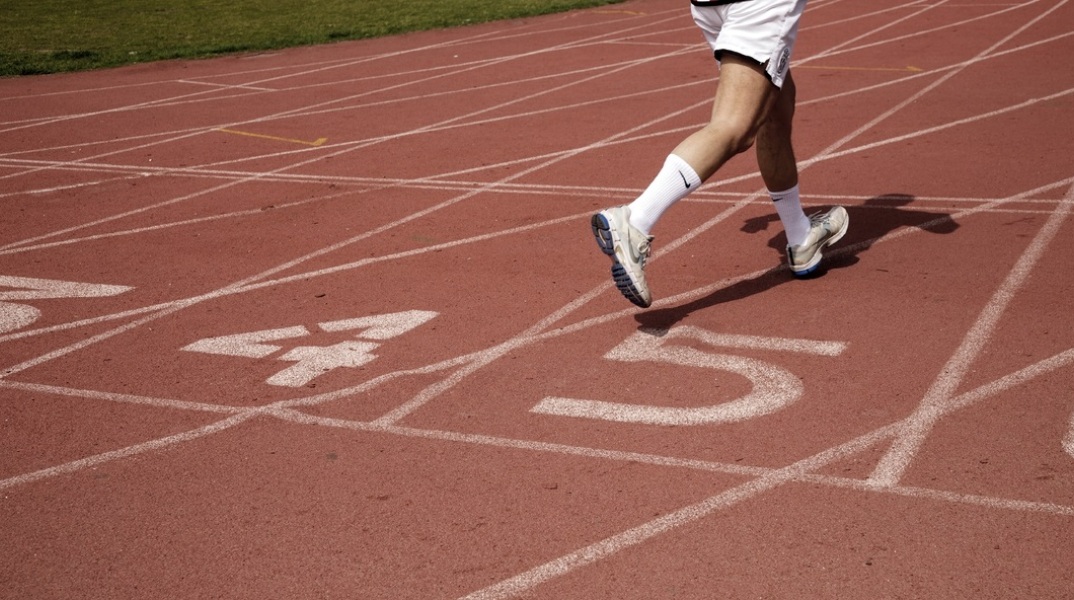 Μεσολόγγι: Δρομέας εντοπίστηκε νεκρός σε στάδιο - Συνήθιζε να προπονείται τις βραδινές ώρες - Τον αναζήτησαν οι οικείοι του, αφού είχε καθυστερήσει να επιστρέψει.