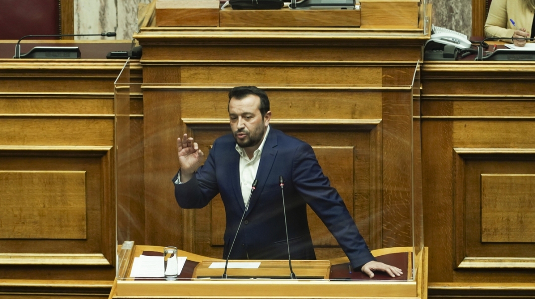 Ο Μάνος Βουλαρίνος σχολιάζει με αφορμή τα βραβεία SLAPP τις στρατηγικές αγωγές εναντίον της δημόσιας συμμετοχής.