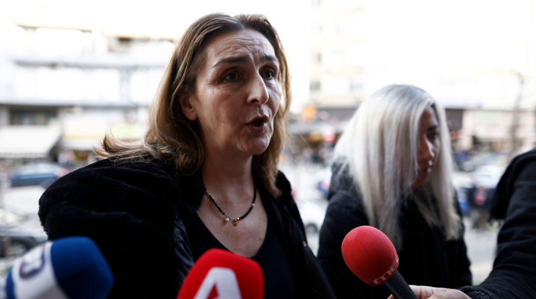 H μητέρα του Άλκη Καμπανού