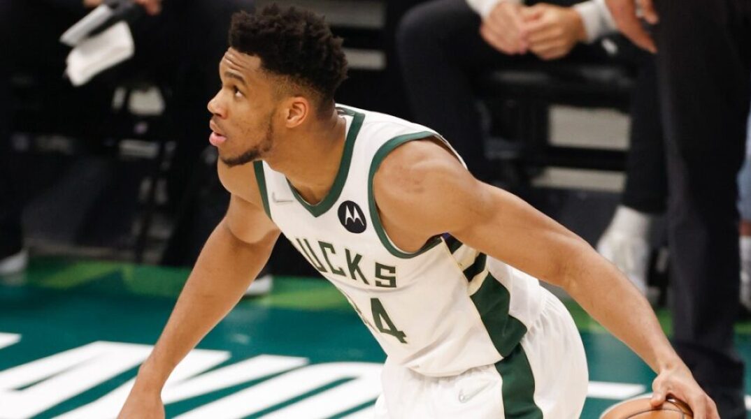 Γιάννης Αντετοκούνμπο: Η ιστορία για το PlayStation που αγόρασε και το επέστρεψε από τύψεις επειδή ένιωσε σπάταλος.