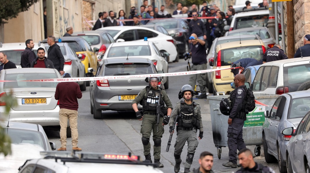 Δύο άνθρωποι τραυματίστηκαν  σε επίθεση με πυρά κοντά στην Παλαιά Πόλη της Ιερουσαλήμ - Τα πρώτα στοιχεία δείχνουν πως πρόκειται για τρομοκρατική επίθεση.
