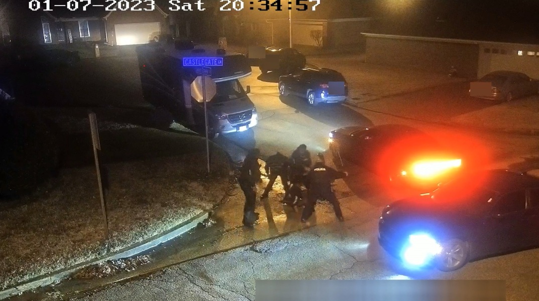 ΗΠΑ: Στη δημοσιότητα το βίντεο της βίαιης σύλληψης του Τάιρ Νίκολς - Κατηγορούνται για ανθρωποκτονία οι αστυνομικοί - Προσοχή, σκληρές εικόνες.
