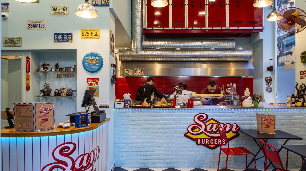 Sam Burgers Αυθεντικά αμερικάνικα burgers από το Μέμφις στο Κουκάκι