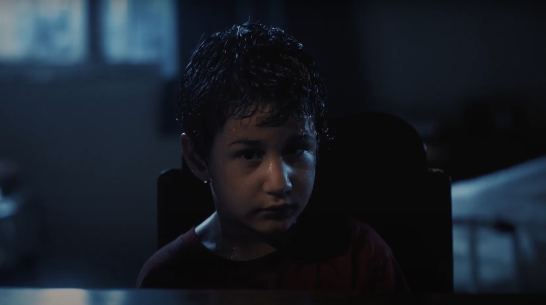 Ο Θοδωρής Παπαδουλάκης σκηνοθετεί το νέο βίντεο του Γιώργου Νικηφόρου Ζερβάκη για το τραγούδι «Άλλος Ένας» - Αφιερωμένο στον μικρό Αϊλάν.