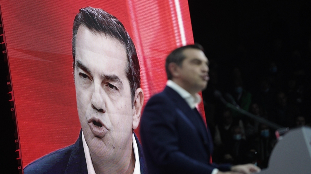 Ο Μάνος Βουλαρίνος σχολιάζει την αντιπολιτευτική στάση του ΣΥΡΙΖΑ και του Αλέξη Τσίπρα ενόψει των εκλογών.