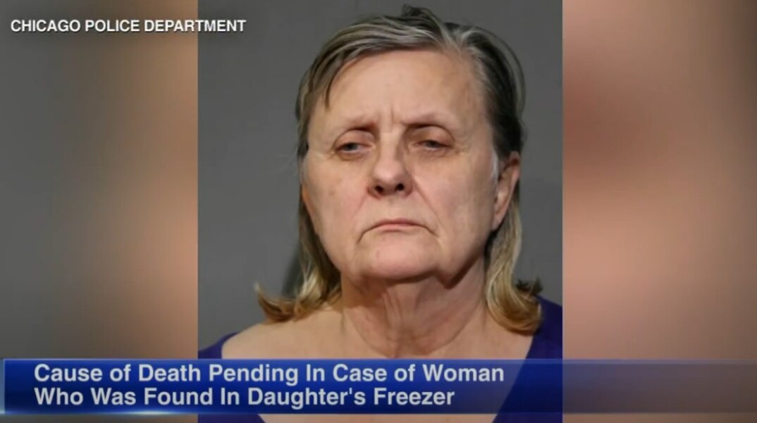 Η 69χρονη γυναίκα έκρυβε το πτώμα της μητέρας σε καταψύκτη στο σπίτι της στο Σικάγο